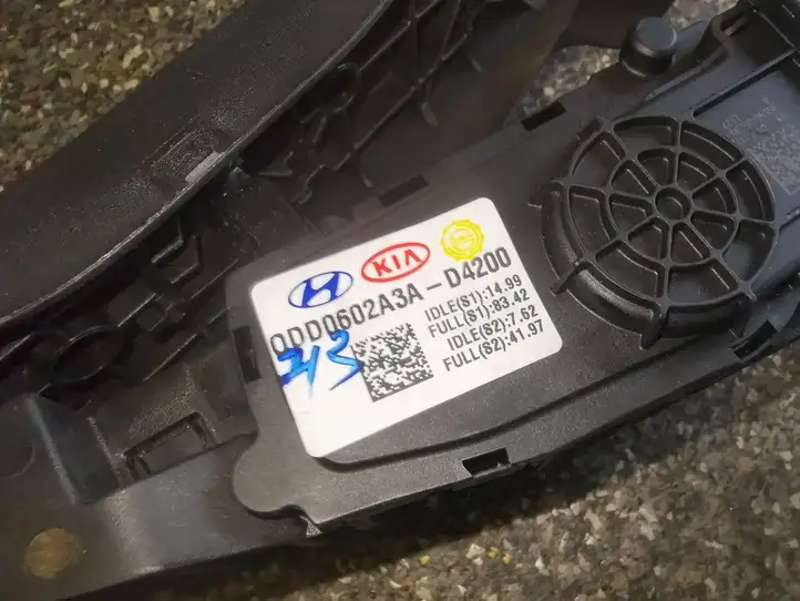 Hyundai Santa Fe (2018 - 2020) 351902E000 Педаль акселератора — фото 4