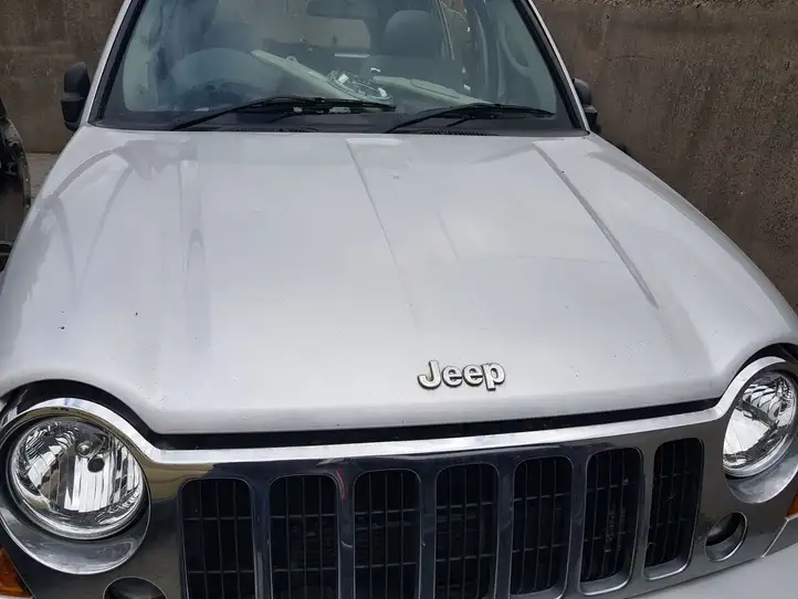 Jeep Liberty (2000 - 2007) Капот — фото 1