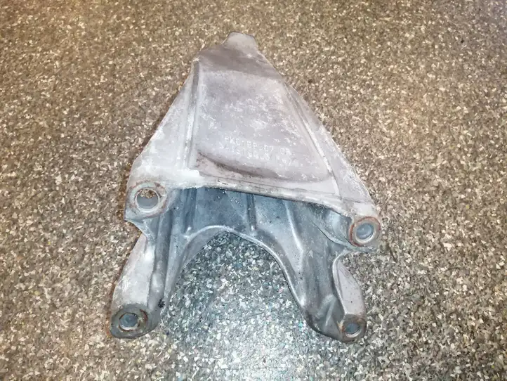 Audi A4 S4 B8 8K (2011 - 2015) 8K0199307 Кронштейн двигателя — фото 1