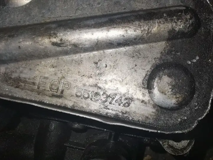Opel Meriva A (2002 - 2006) 55193743 Кронштейн масляного фильтра — фото 2
