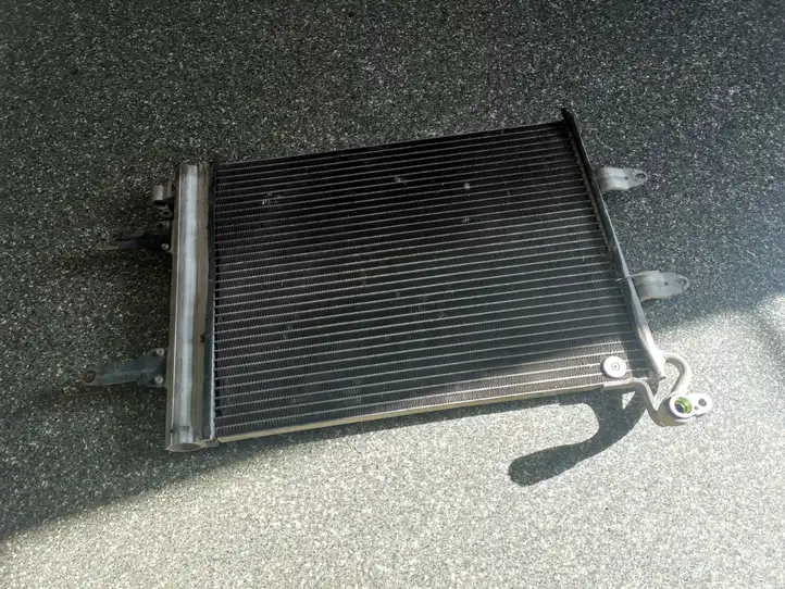 Volkswagen Fox (2009 - 2011) 5Z0820411D Радиатор кондиционера — фото 3