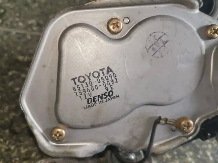 Toyota Avensis T250 (2006 - 2009) 8513005090 Двигатель стеклоочистителя заднего стекла — фото 2