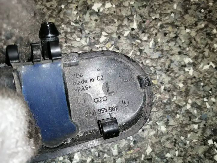 Audi A4 S4 B6 8E 8H (2000 - 2006) 8E0955987D Форсунка омывателя лобового стекла — фото 3