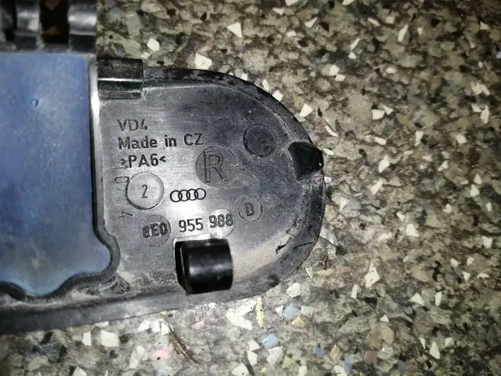 Audi A4 S4 B6 8E 8H (2000 - 2006) 8E0955988D Форсунка омывателя лобового стекла — фото 3