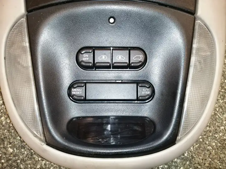 Chrysler Voyager (2001 - 2004) 04685699AC Передняя подсветка — фото 7