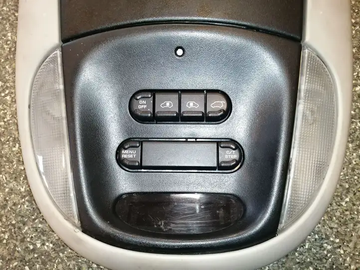 Chrysler Voyager (2001 - 2004) 04685699AC Передняя подсветка — фото 8