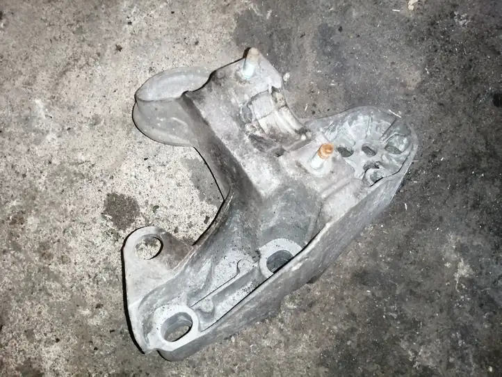 Audi A6 S6 C5 4B (1997 - 2001) 8E0199351F Кронштейн двигателя — фото 1