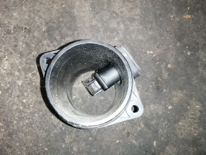 Renault Modus (2004 - 2007) 8200358901 Датчик массового расхода воздуха — фото 2