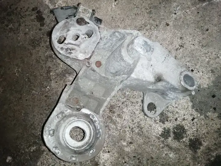 Audi A6 S6 C5 4B (1997 - 2001) 8E0199352D Кронштейн двигателя — фото 3