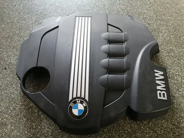 BMW 3 E90 E91 (2005 - 2012) 7797410 Крышка двигателя декоративная — фото 1