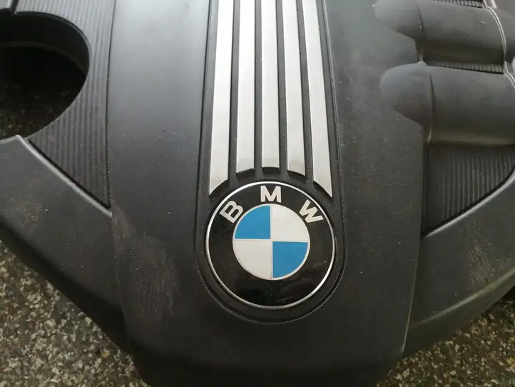 BMW 3 E90 E91 (2005 - 2012) 7797410 Крышка двигателя декоративная — фото 3