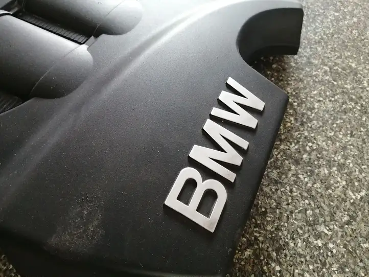 BMW 3 E90 E91 (2005 - 2012) 7797410 Крышка двигателя декоративная — фото 5