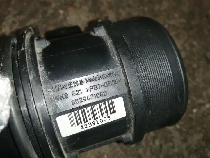 Peugeot 307 CC (2001 - 2005) 9629471080 Датчик массового расхода воздуха — фото 3