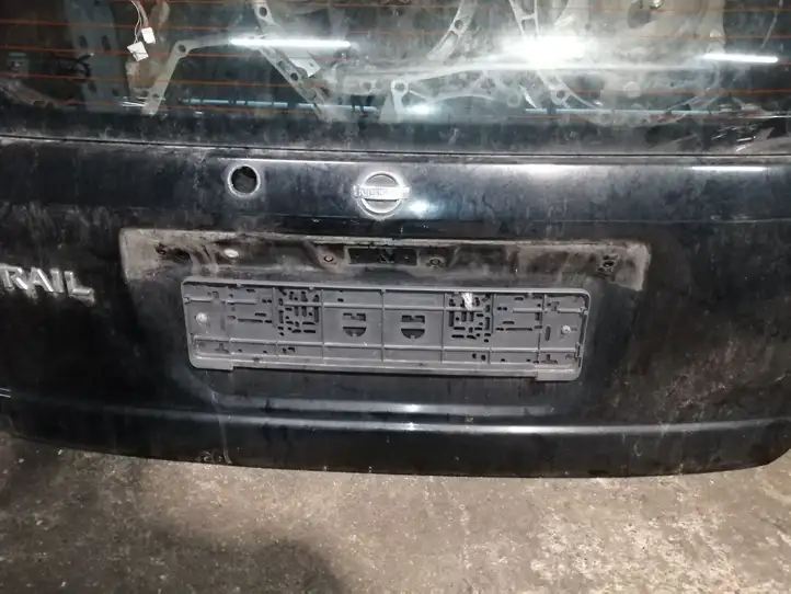 Nissan X-Trail T30 (2001 - 2007) Крышка багажника — фото 3