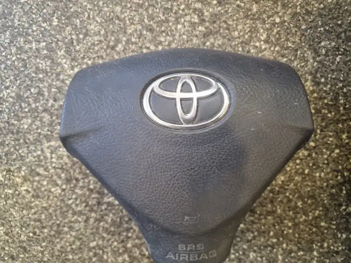 Toyota Corolla Verso AR10 (2004 - 2009) Подушка безопасности руля — фото 3