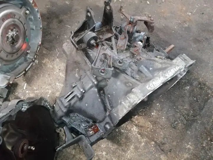 Toyota Corolla Verso AR10 (2004 - 2009) Механическая коробка передач, 6 передач — фото 1