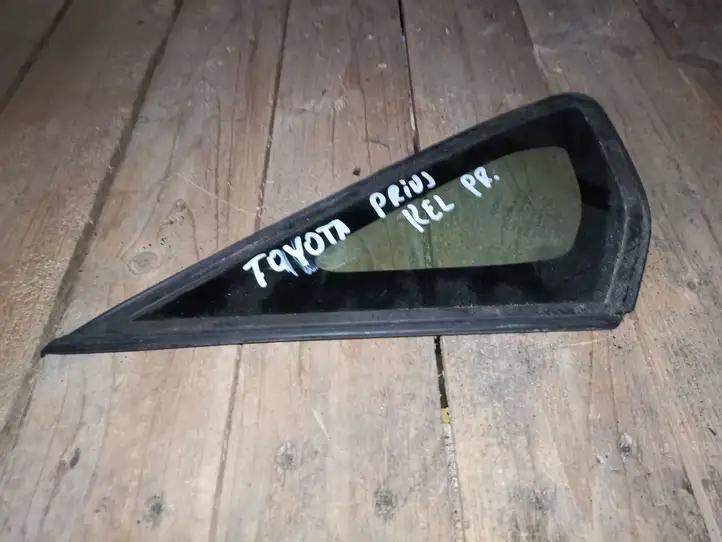 Toyota Prius (XW20) (2003 - 2009) Треугольное стекло кузова — фото 1