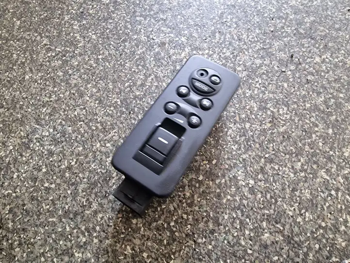 Land Rover Range Rover Sport L320 (2005 - 2009) YUD501080PVJ Блок кнопок стеклоподъемников — фото 1