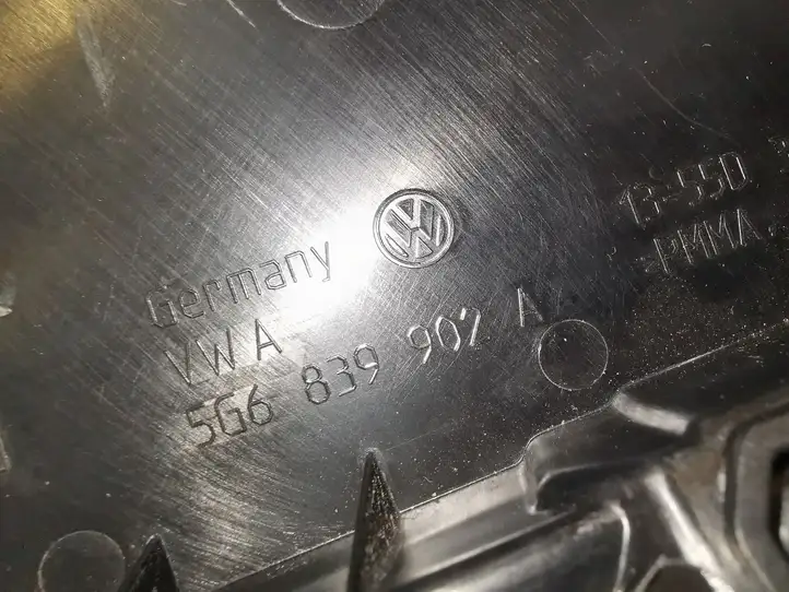 Volkswagen Golf VII (2013 - 2019) 5G6839902A Молдинги задней двери — фото 4