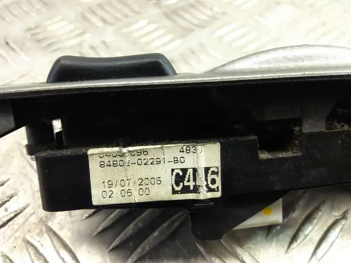 Toyota Corolla E120 E130 (2000 - 2004) 8480202291B0 Кнопка стеклоподъемников — фото 4