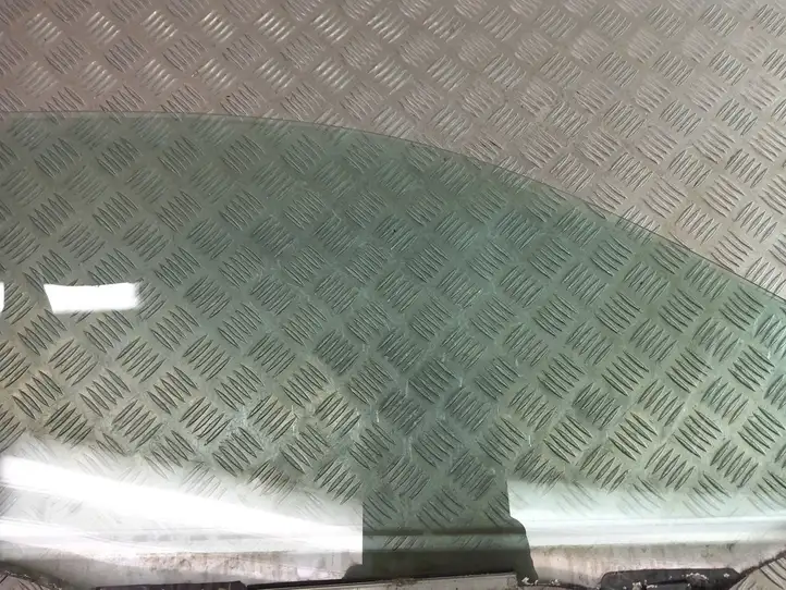 Toyota Corolla E120 E130 (2000 - 2004) 43R007951 Стекло передней двери — фото 3