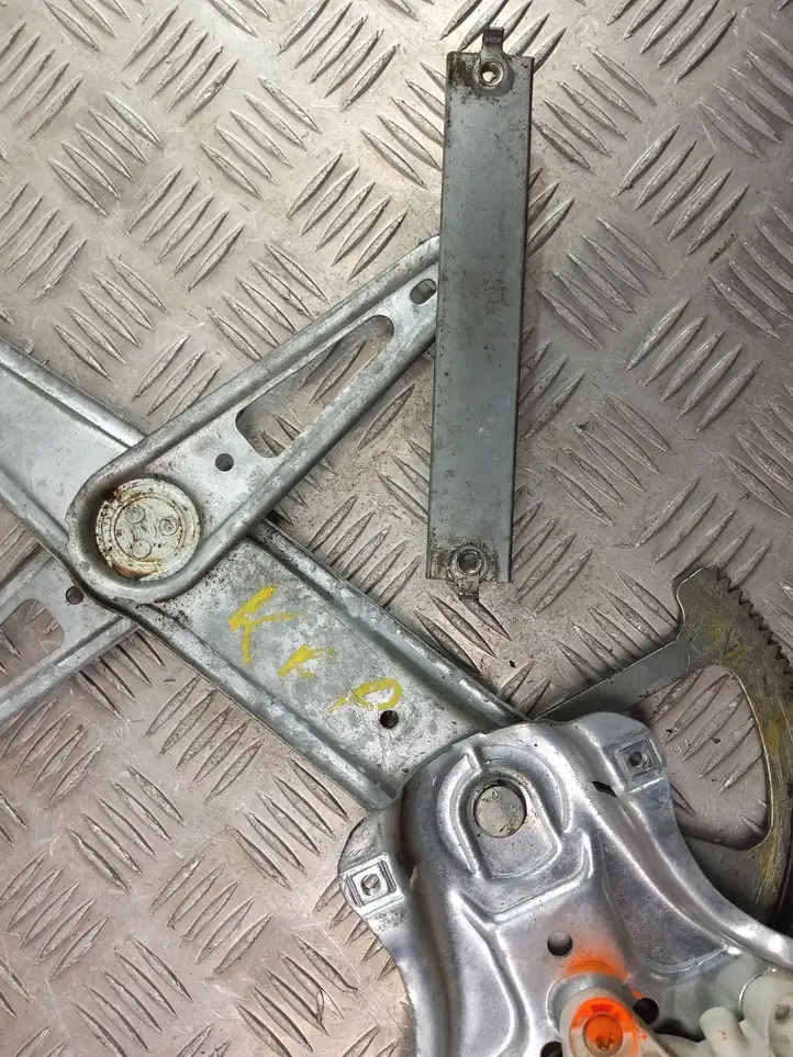 Toyota Corolla E120 E130 (2004 - 2007) 991558100 Электростеклоподъемник передний (комплект) — фото 3