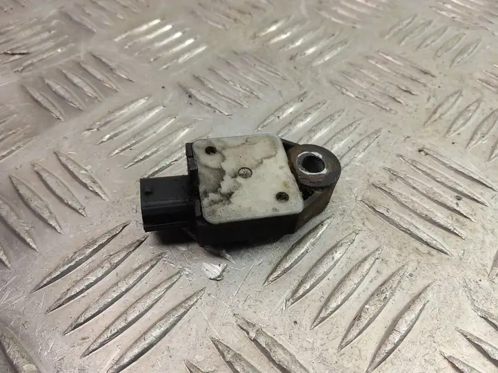 Toyota Corolla E120 E130 (2004 - 2007) 89173-02030 Датчик удара SRS — фото 3