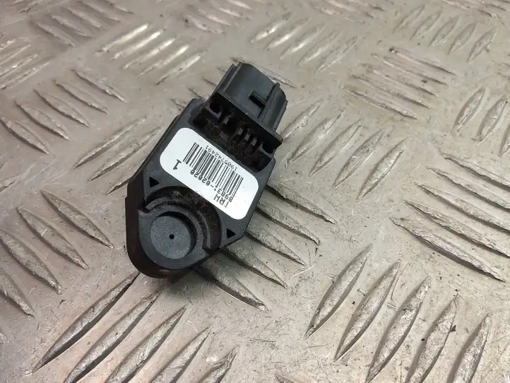 Toyota Corolla E120 E130 (2004 - 2007) 89834-02020 Датчик удара SRS — фото 3