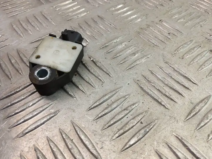 Toyota Corolla E120 E130 (2004 - 2007) 89173-02030 Датчик удара SRS — фото 3