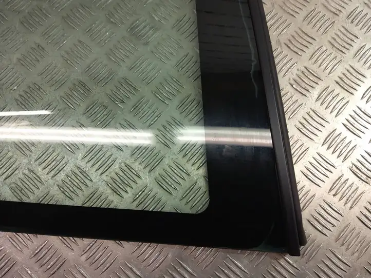 Toyota Corolla E120 E130 (2004 - 2007) 43R-001583 Заднее боковое стекло — фото 11