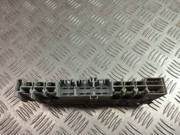 Lexus GS 300 350 430 450h (2004 - 2007) 82620-30160 Прочая электропроводка — фото 10