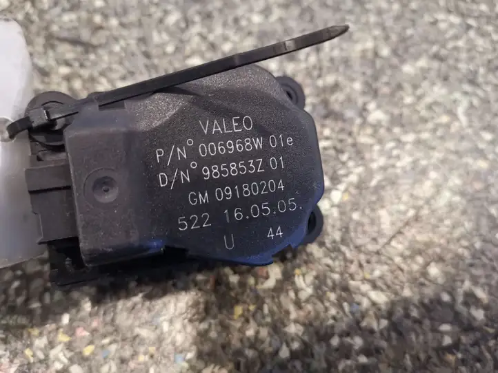 Opel Vectra C (2002 - 2005) 09180204 Двигатель задвижки потока воздуха — фото 2