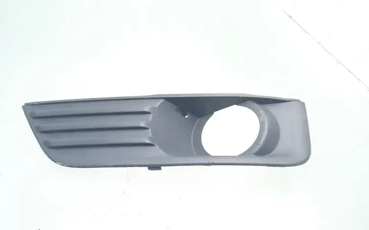 Ford Focus (2005 - 2008) 4M5119953A Нижняя решетка переднего бампера — фото 1