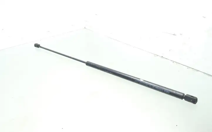 Volkswagen PASSAT B5.5 (2001 - 2005)    Амортизатор капота