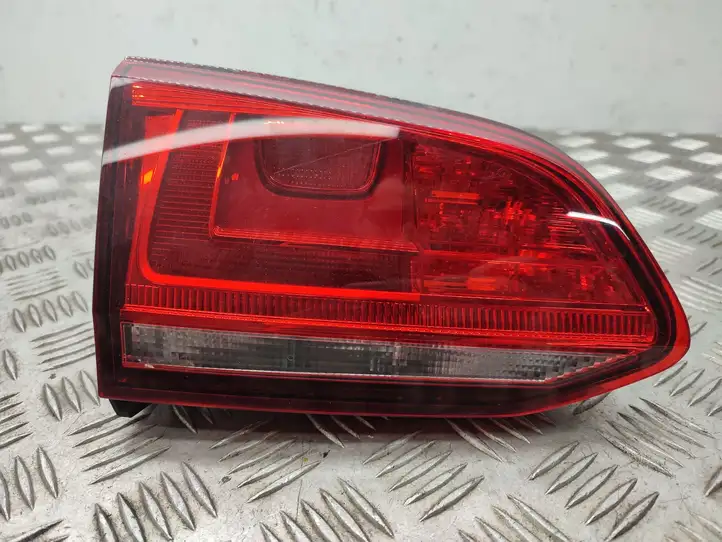 Volkswagen Golf VII (2013 - 2019) 5G9945093D Задний фонарь в крышке багажника — фото 1