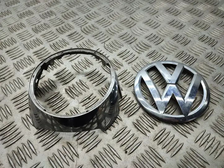 Volkswagen Golf VII (2013 - 2019) 5G0853343A Эмблема автомобиля — фото 1