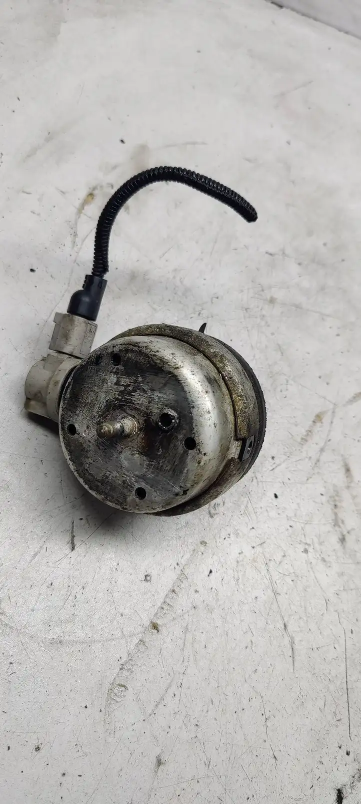 Audi A4 (2004 - 2009)  8e0199335 Кронштейн крепления двигателя