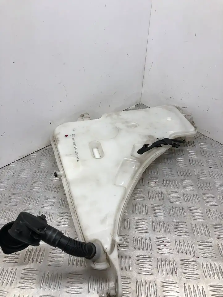 BMW 3 F30 F35 F31 (2012 - 2018) 7241671 Бачок омывателя стекла — фото 1