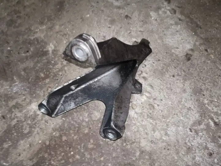 Audi A4 S4 B7 8E 8H (2004 - 2009) 8E0199308AR Кронштейн двигателя — фото 1