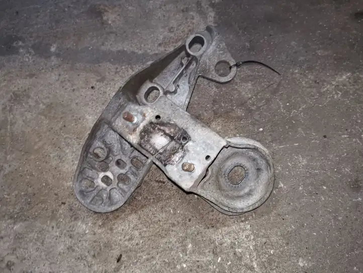 Audi A6 S6 C5 4B (1997 - 2001) 8E0199351A Кронштейн двигателя — фото 1