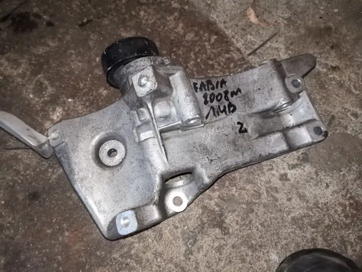 Volkswagen Polo (2001 - 2005) 036145169G Кронштейн генератора — фото 1