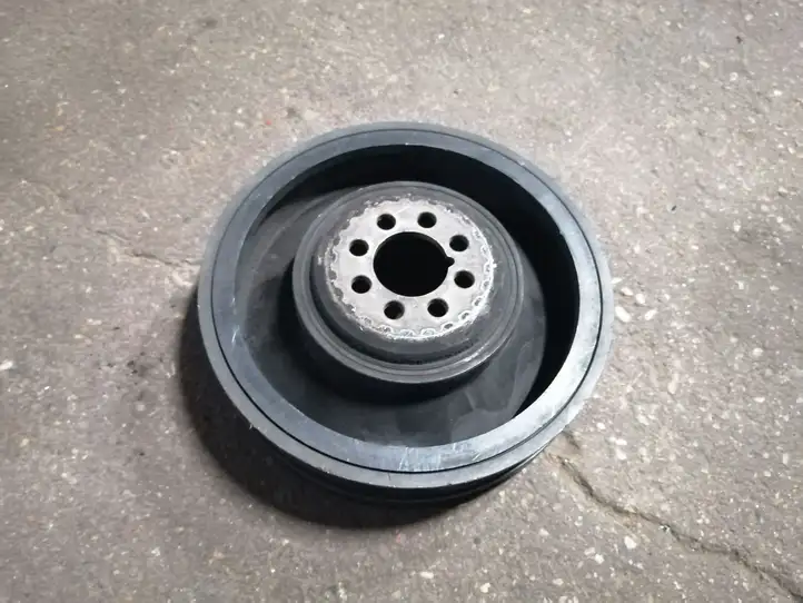 Audi A6 S6 C5 4B (2001 - 2004) 059105251M Шкив коленчатого вала — фото 3