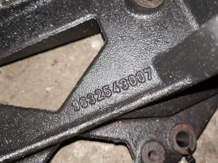 Citroen Xsara Picasso (1999 - 2012) 9632543007 Кронштейн генератора — фото 3