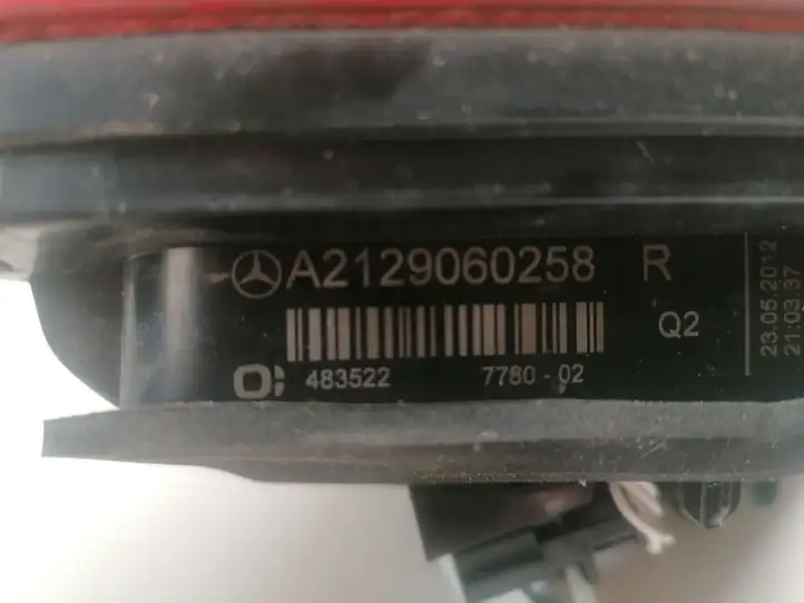 Mercedes-Benz E W212 (2009 - 2016) A2129060258 Задний фонарь в крышке багажника — фото 3