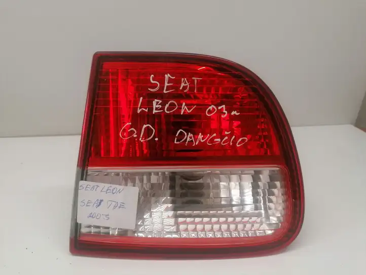 Seat Leon (1M) (1998 - 2006) 1M6945108 Задний фонарь в крышке багажника — фото 1