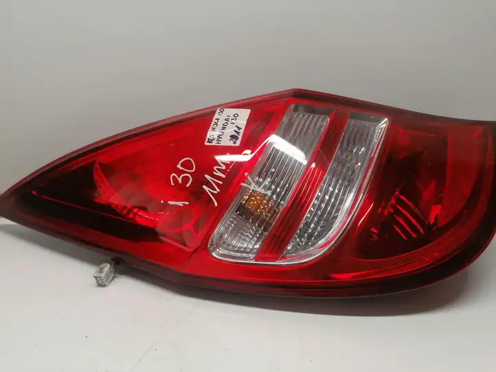 Hyundai i30 (2007 - 2012) 924012R0 Задний фонарь в крышке багажника — фото 3