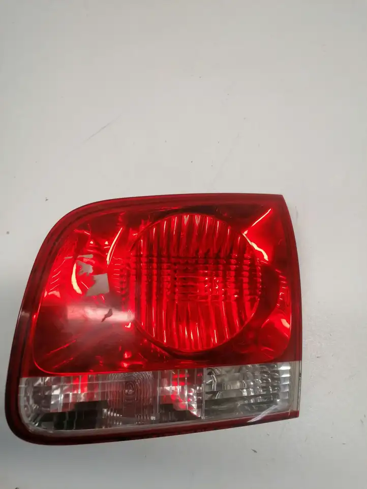 Volkswagen Touareg I (2002 - 2010) 28269003 Задний фонарь в крышке багажника — фото 3