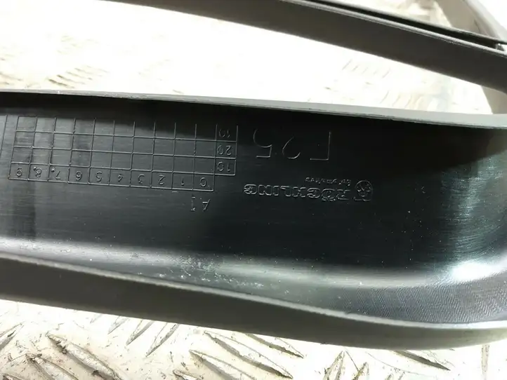 BMW X3 F25 (2010 - 2017) 7205605 Накладка стекла задней двери — фото 5