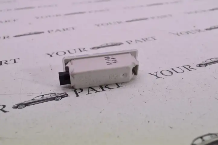 BMW 3 E90 E91 (2005 - 2012) 6972605 Плафон салона — фото 3