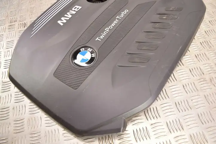 BMW 5 G30 G31 (2016 - ) 8571320 Крышка двигателя декоративная — фото 2